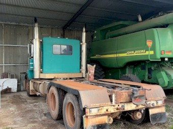 Kenworth T404 SAR Prime Mover