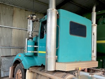 Kenworth T404 SAR Prime Mover