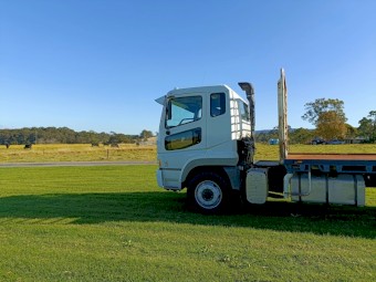 2010 Mitsubishi Fuso FV 500 Tray