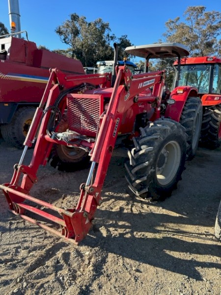 Massey Ferguson 455 with front end loader