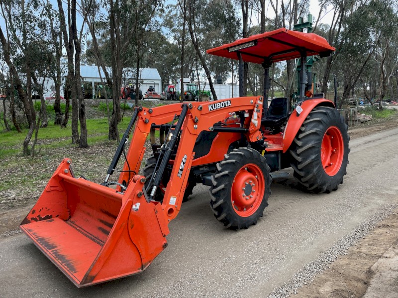 Kubota M7040 Tractor & Post Hole Driver