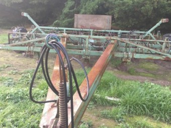 John Shearer 21 tine scarifier with hydraulic break aways