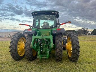 2017 John Deere 8245r tractor 