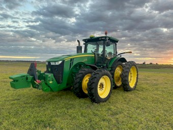 2017 John Deere 8245r tractor 