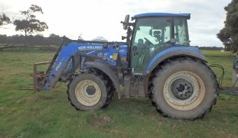 2015 New Holland T4-85 FWA Tractor with AP35 Front End Loader