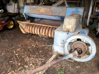 Ford 530 Small square baler