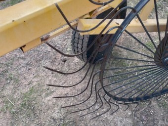 Elsworth in line hay rake 9 reel hydraulic width control