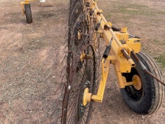 Elsworth in line hay rake 9 reel hydraulic width control