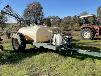 2000L Universal Tow Behind Boomspray Fire Tank