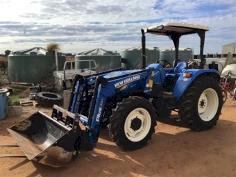2017 New Holland TT4.75 Tractor