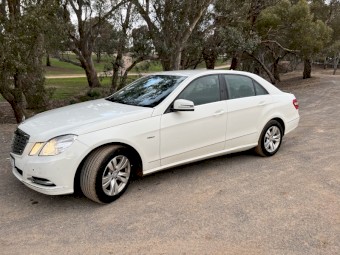 2011 WHITE MERCEDES BENZ SEDAN
