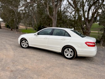 2011 WHITE MERCEDES BENZ SEDAN