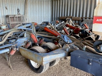 2005 26ft RFM Colt 3000 Air seeder