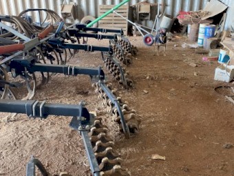 2005 26ft RFM Colt 3000 Air seeder