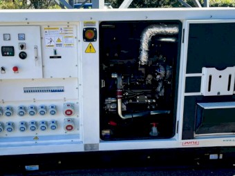 100KVA Perkins/Stamford Silenced Diesel Generator 3 Phase 415V 