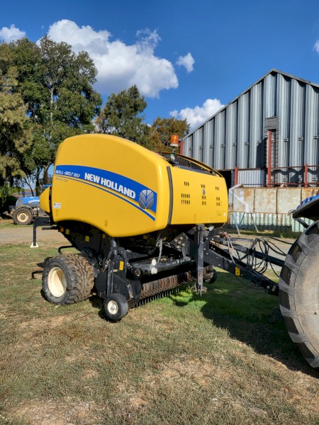 2014 New Holland Roll-Belt 150 Round Baler
