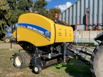 2014 New Holland Roll-Belt 150 Round Baler