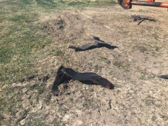 Level lift loader to suit 50 to 70 hp tractor