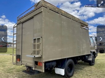 2000 Hino FT1J 4x4 Service Truck