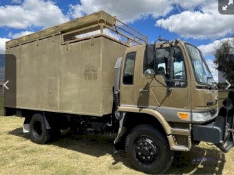 2000 Hino FT1J 4x4 Service Truck