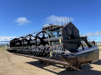 Macdon 972 21ft Windrower Front