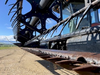 Macdon 972 21ft Windrower Front