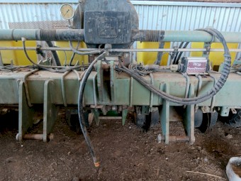 2000 Excel Millennium Planter