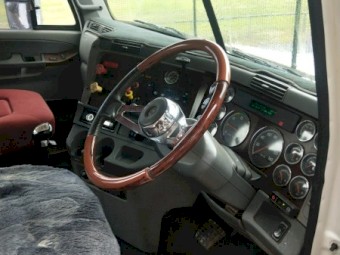 Freightliner with hydraulics