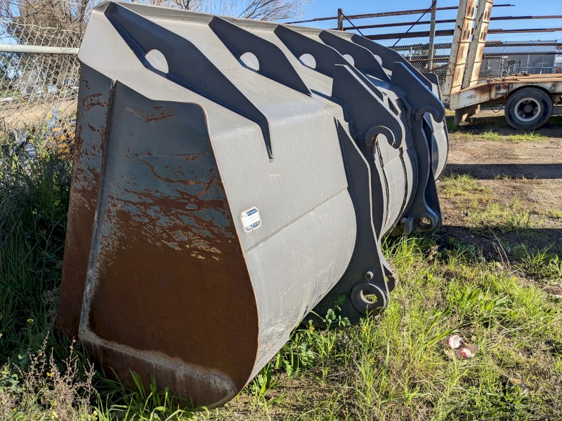 Hyundai 5.4 cubic mt Loader Bucket