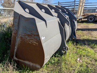 Hyundai 5.4 cubic mt Loader Bucket