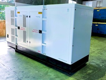 200KVA Cummins Silenced Diesel Generator 3 Phase 415V 