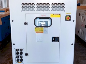 200KVA Cummins Silenced Diesel Generator 3 Phase 415V 