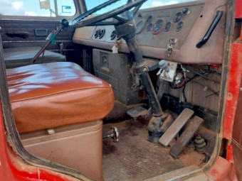 International 1910 Acco Tipper