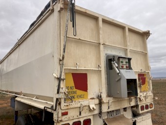 WANTED Tri Axle Chassis Tipper