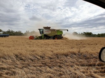 2010 Claas 750 Lexion Terratrack Header and Front