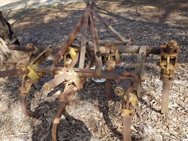 3 point linkage chisel plough