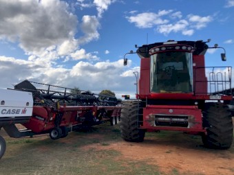 2011 Case 7088 Header & 40 ft Teraflex front