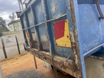 1984 2222 V series Mercedes Benz tipper truck