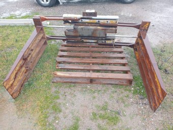 Cascade Wool Bale Clamps