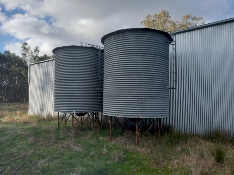 Grain silos 15 tonne capacity