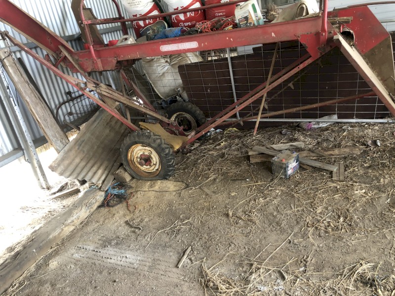 Horwood Bagshaw Small Square Paddock Elevator