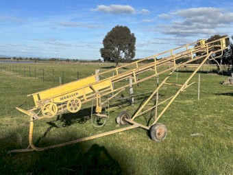 Mobilco Square bale elevator 