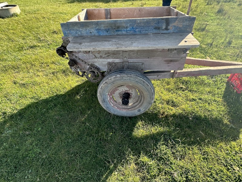 Trailing old spreader