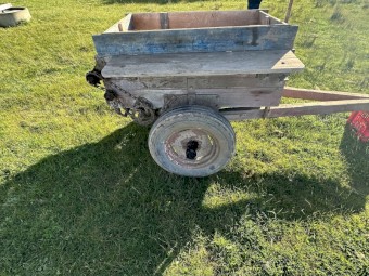 Trailing old spreader