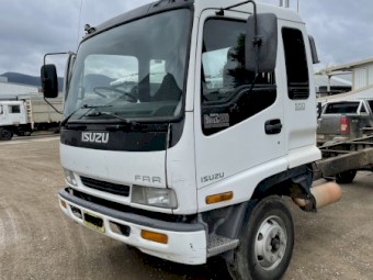 1999 Isuzu FRR 550 6 speed manual. 200hp.
