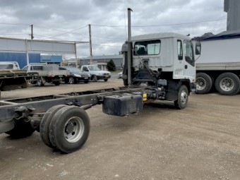 1999 Isuzu FRR 550 6 speed manual. 200hp.