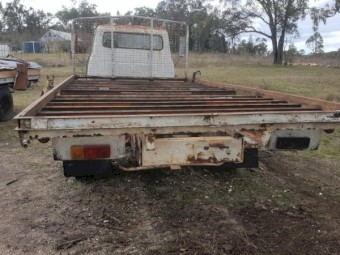 1999 Isuzu FRR 550 6 speed manual. 200hp.