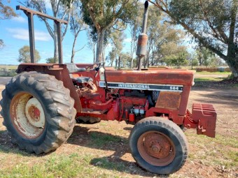 International 584 tractor 