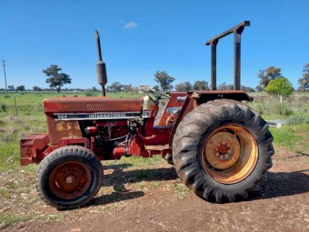 International 584 tractor 