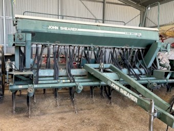 John Shearer 27 run  4 bin 6 row direct drill  very good condition